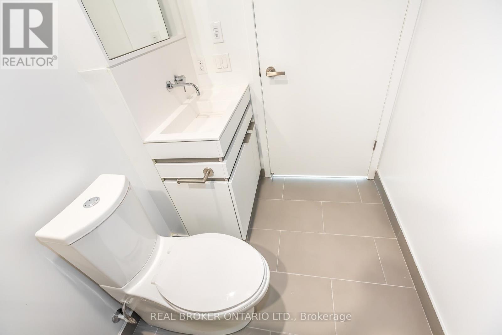 2801 - 197 Yonge Street, Toronto, Ontario  M5B 0C1 - Photo 15 - C12895134