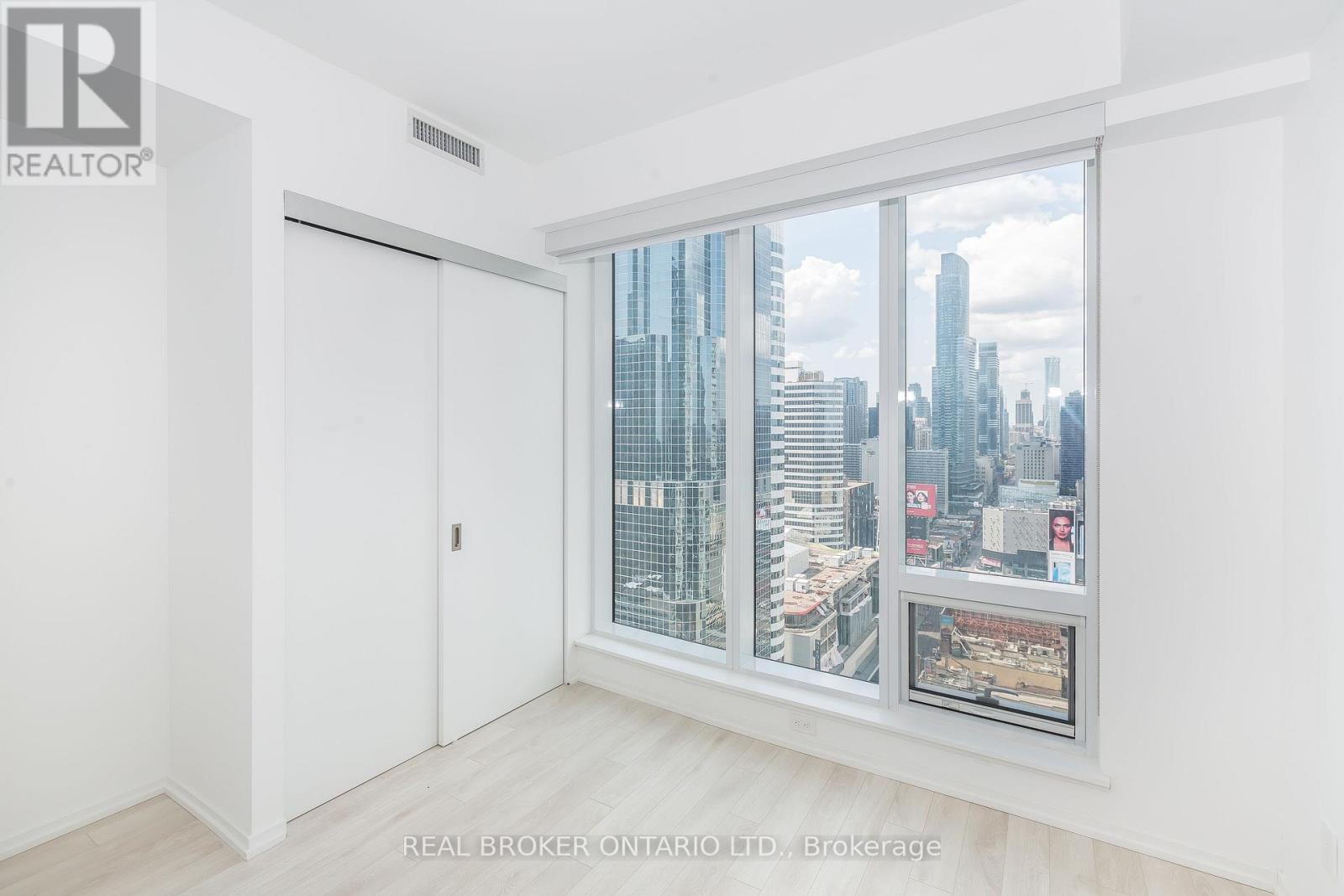 2801 - 197 Yonge Street, Toronto, Ontario  M5B 0C1 - Photo 17 - C12895134