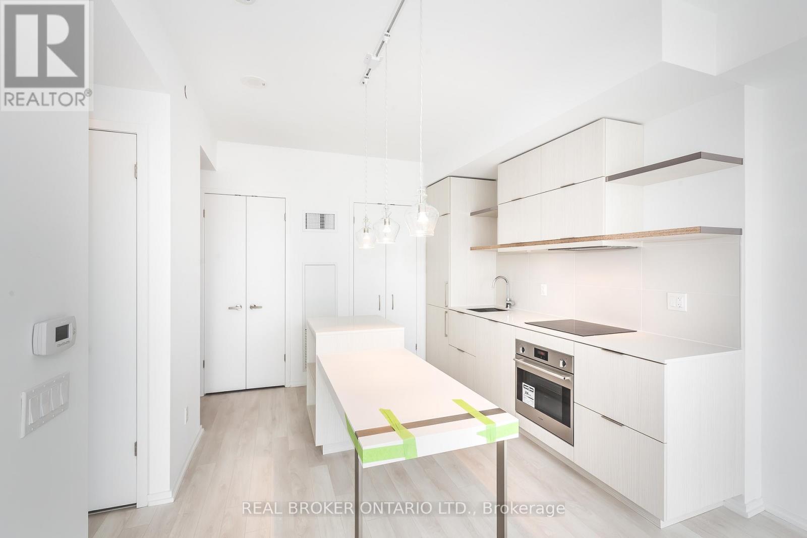 2801 - 197 Yonge Street, Toronto, Ontario  M5B 0C1 - Photo 6 - C12895134