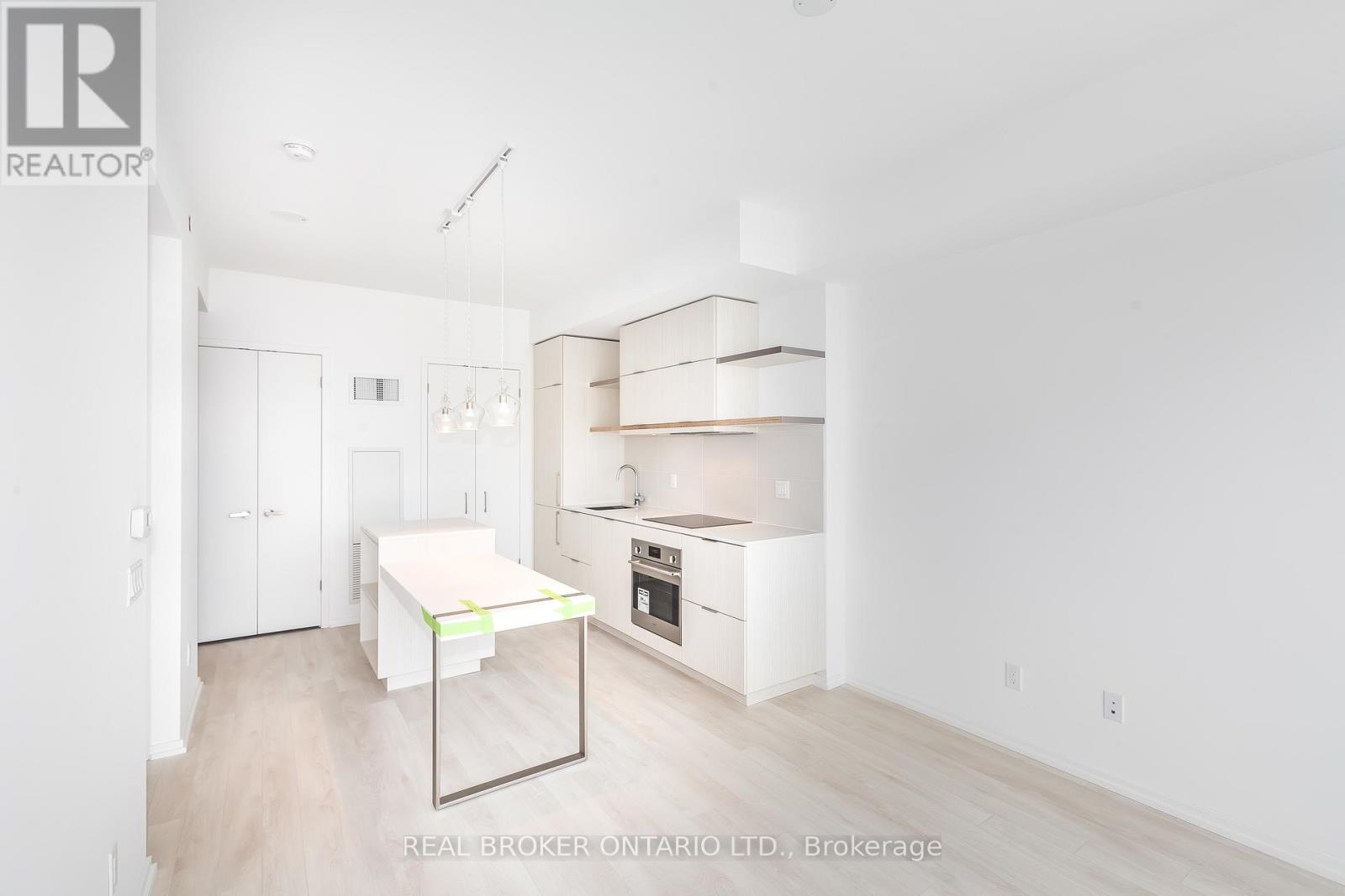 2801 - 197 Yonge Street, Toronto, Ontario  M5B 0C1 - Photo 9 - C12895134