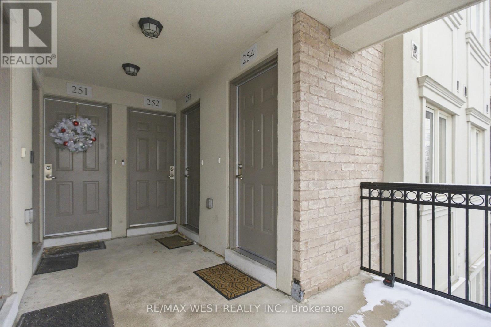 254 - 19 Coneflower Crescent, Toronto, Ontario  M2R 0B5 - Photo 3 - C12895160