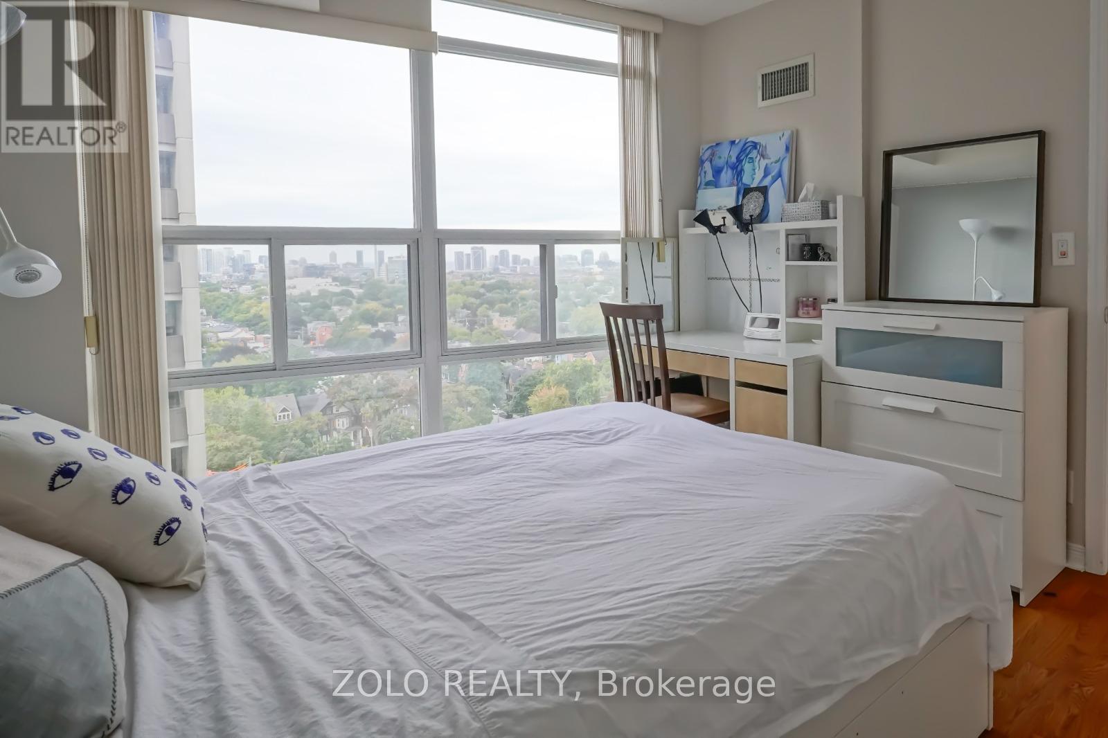 1404 - 736 Spadina Avenue, Toronto, Ontario  M5S 2J6 - Photo 4 - C12895174