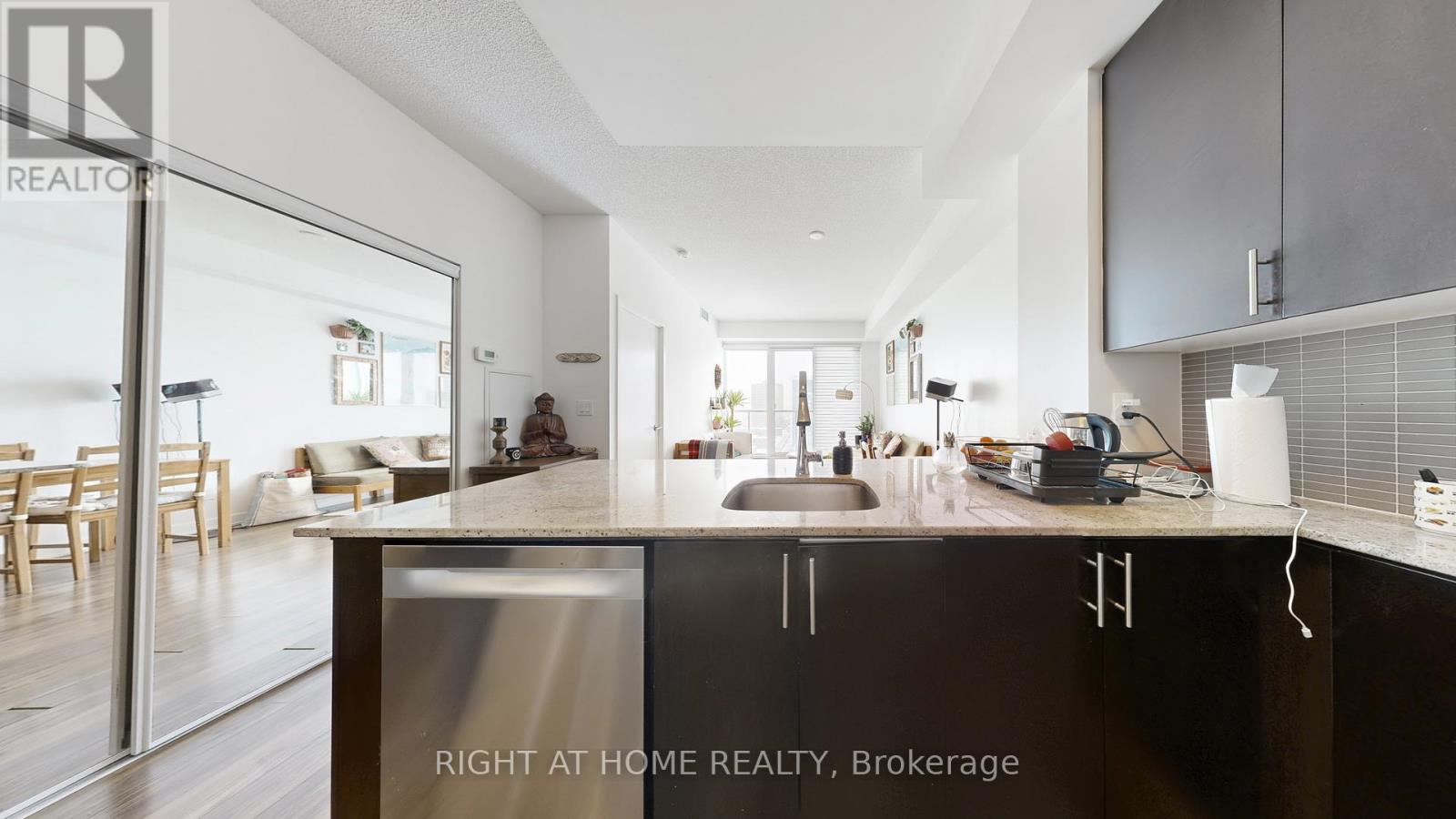 1206 - 260 Sackville Street, Toronto, Ontario  M5A 0B3 - Photo 6 - C12895210