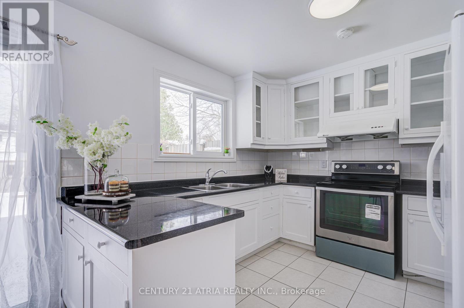 154 Freshmeadow Drive, Toronto, Ontario  M2H 2R1 - Photo 13 - C12895230