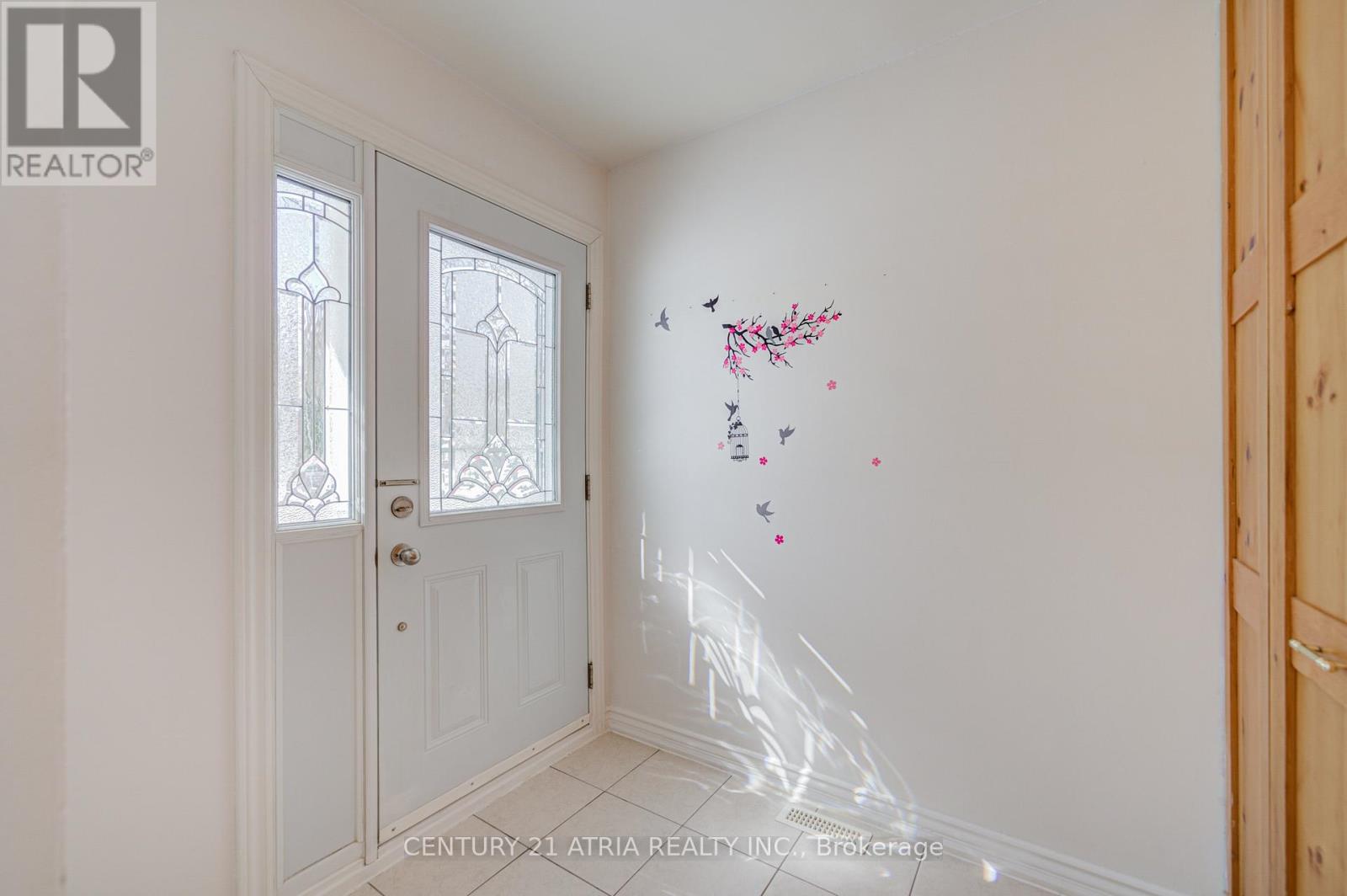 154 Freshmeadow Drive, Toronto, Ontario  M2H 2R1 - Photo 3 - C12895230