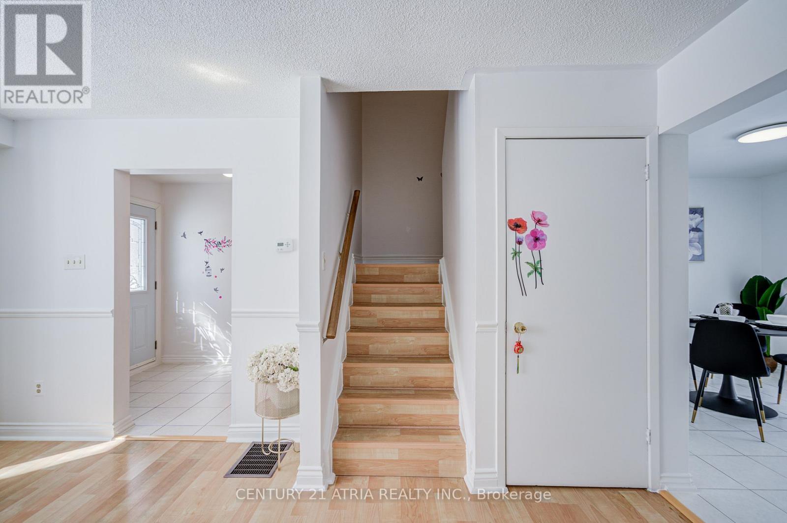 154 Freshmeadow Drive, Toronto, Ontario  M2H 2R1 - Photo 9 - C12895230