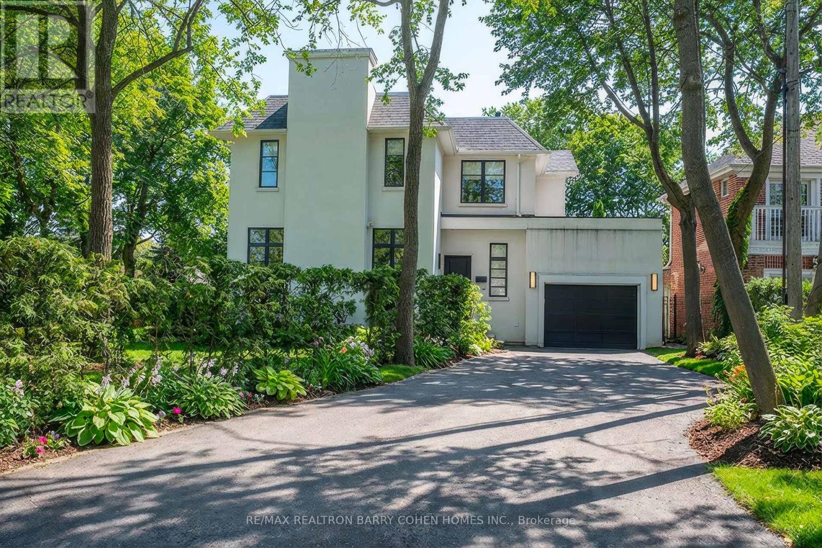 74 Esgore Drive, Toronto (Bedford Park-Nortown), Ontario  M5M 3R7 - Photo 2 - C12895328