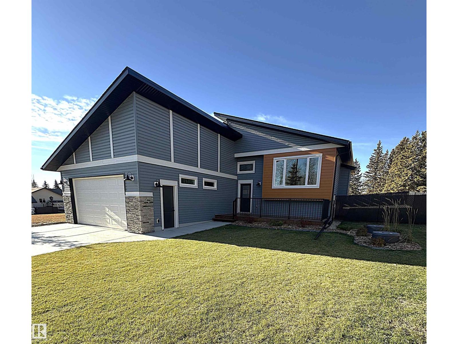 102 1 St, Rural Lac Ste. Anne County, Alberta  T0E 1A0 - Photo 4 - E4468887