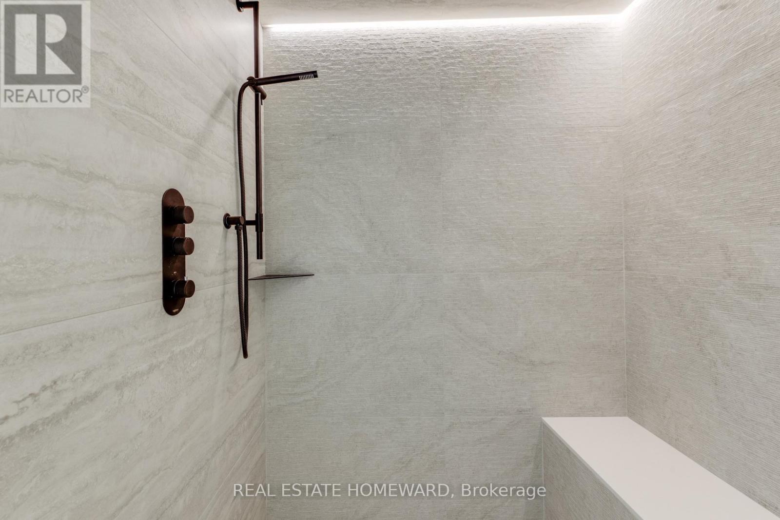 174 Kenilworth Avenue, Toronto, Ontario  M4L 3S6 - Photo 26 - E12895136