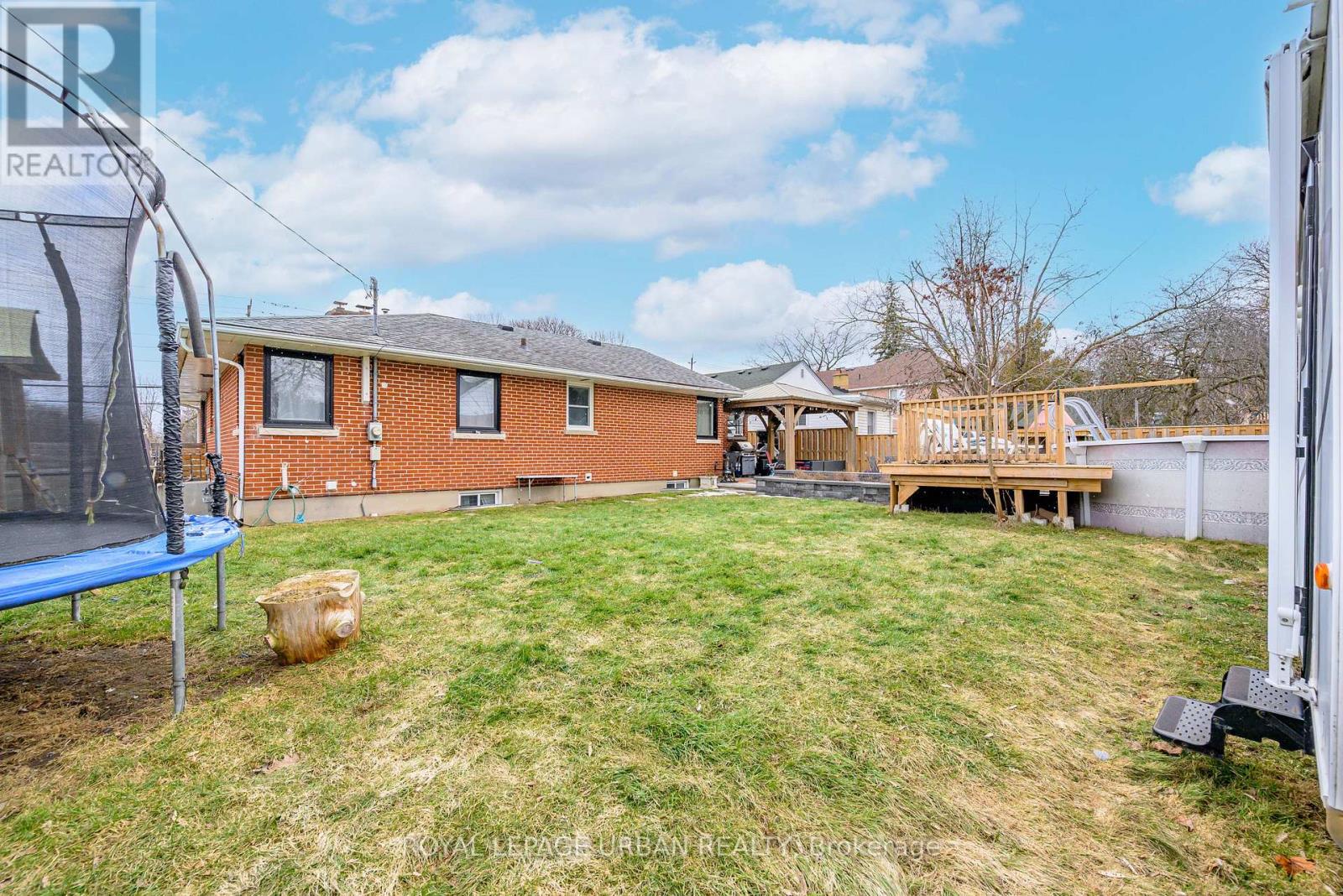 92 Rossland Road E, Oshawa, Ontario  L1G 2W3 - Photo 17 - E12895152