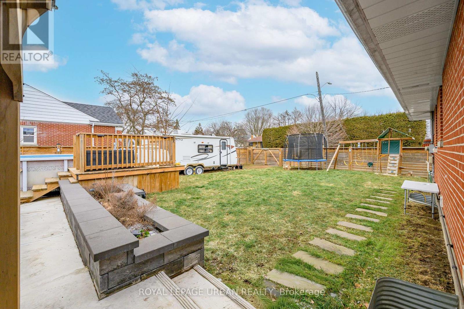 92 Rossland Road E, Oshawa, Ontario  L1G 2W3 - Photo 23 - E12895152