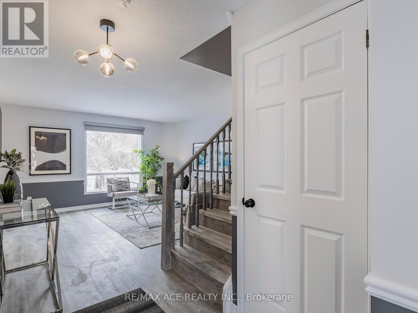 35 Stagemaster Crescent, Clarington, Ontario  L1E 2Y7 - Photo 7 - E12895204