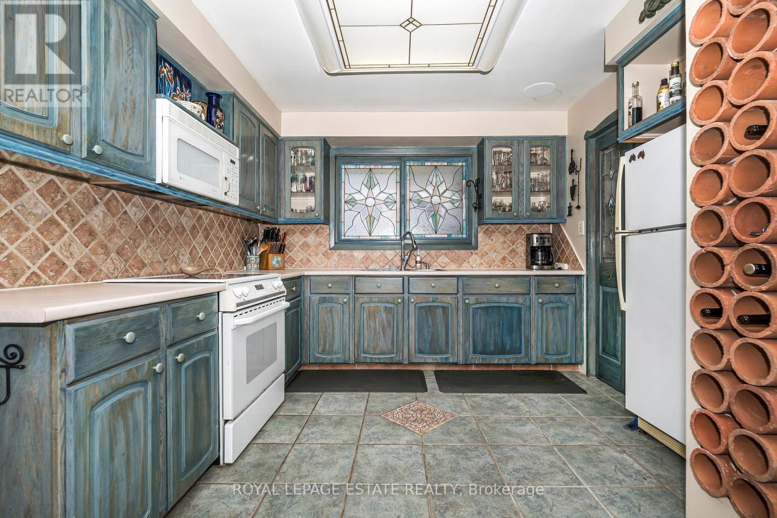 2 Jomar Avenue, Pickering, Ontario  L1V 2P9 - Photo 15 - E12895246