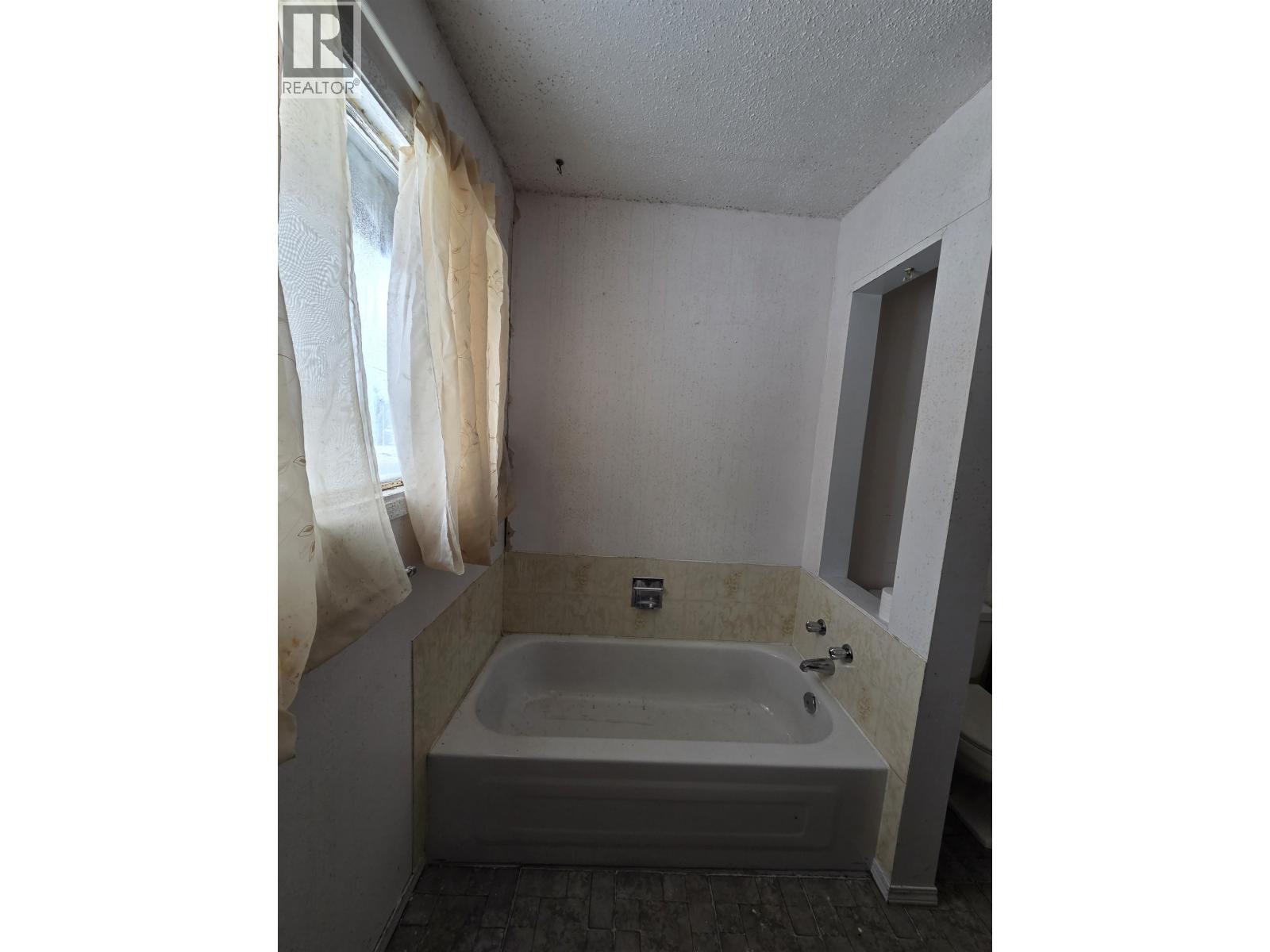 61 Chapman Street, Granisle, British Columbia  V0J 1W0 - Photo 11 - R3101034