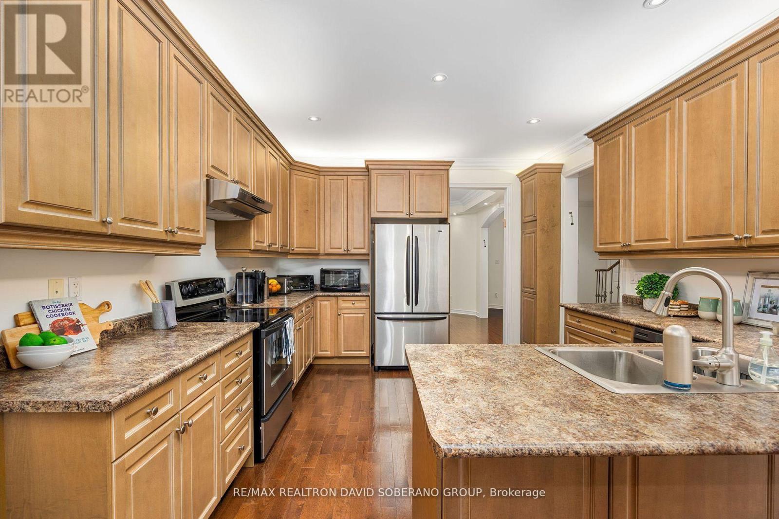 26 Chopin Boulevard, Vaughan, Ontario  L4J 8Y6 - Photo 9 - N12895148