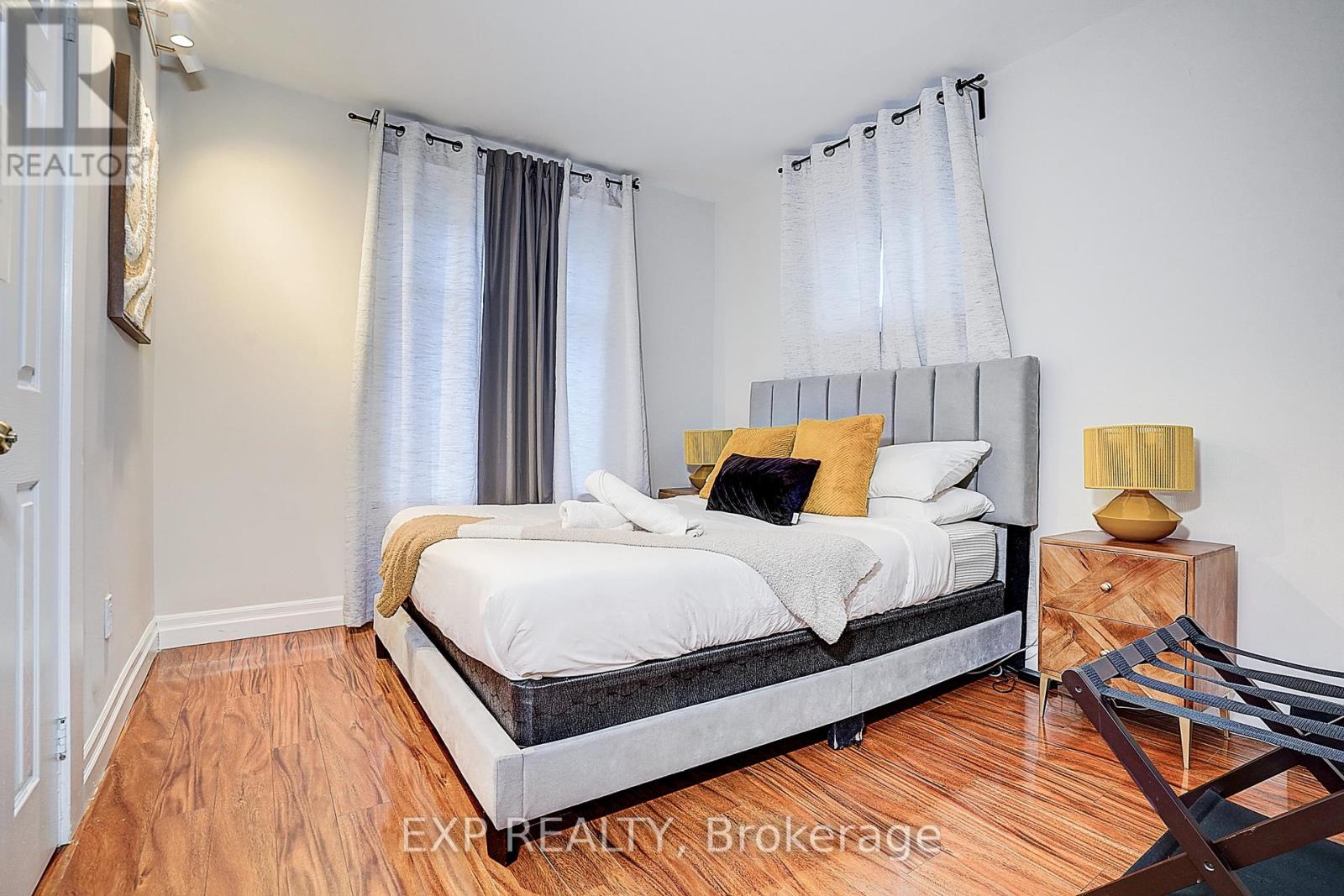 12 Vincent Street, Newmarket, Ontario  L3Y 4G2 - Photo 32 - N12895192