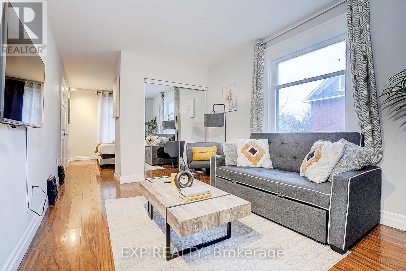 12 Vincent Street, Newmarket, Ontario  L3Y 4G2 - Photo 6 - N12895192