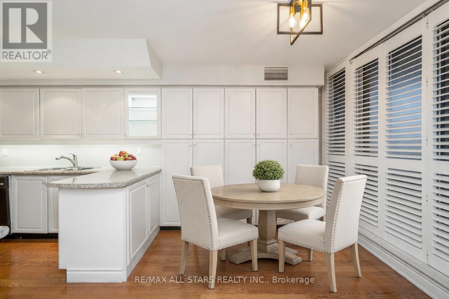 404 - 610 Bullock Drive, Markham (Markville), Ontario  L3R 0G1 - Photo 21 - N12895330