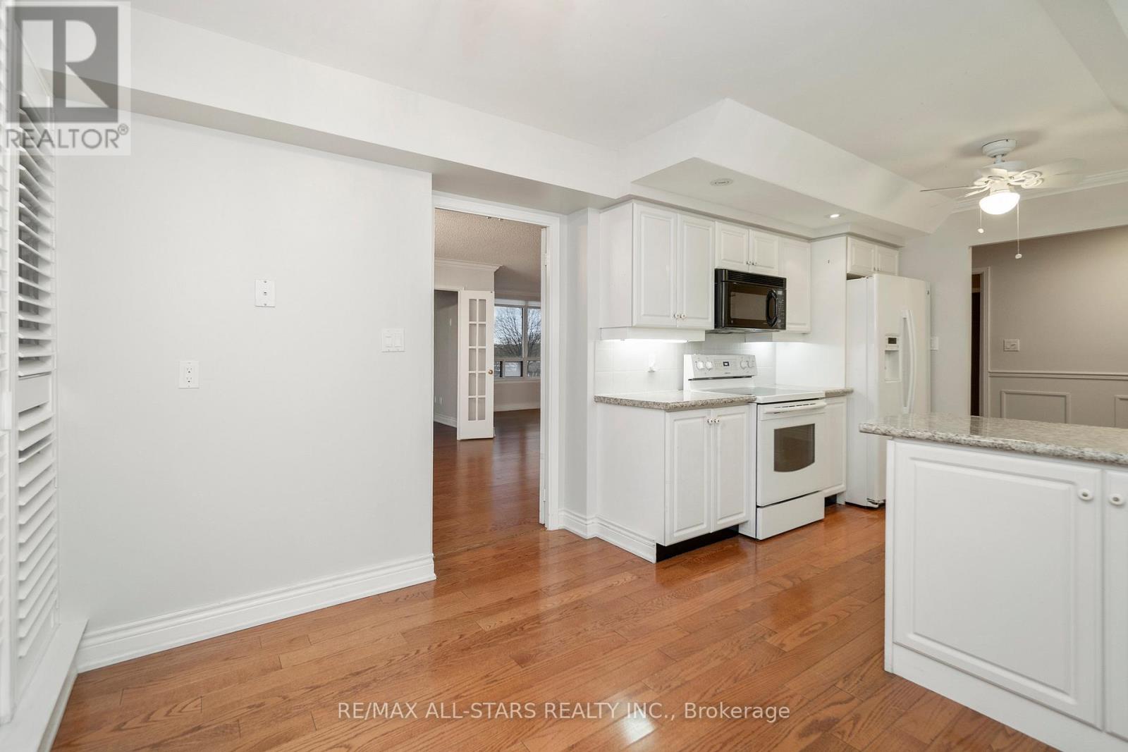 404 - 610 Bullock Drive, Markham (Markville), Ontario  L3R 0G1 - Photo 29 - N12895330