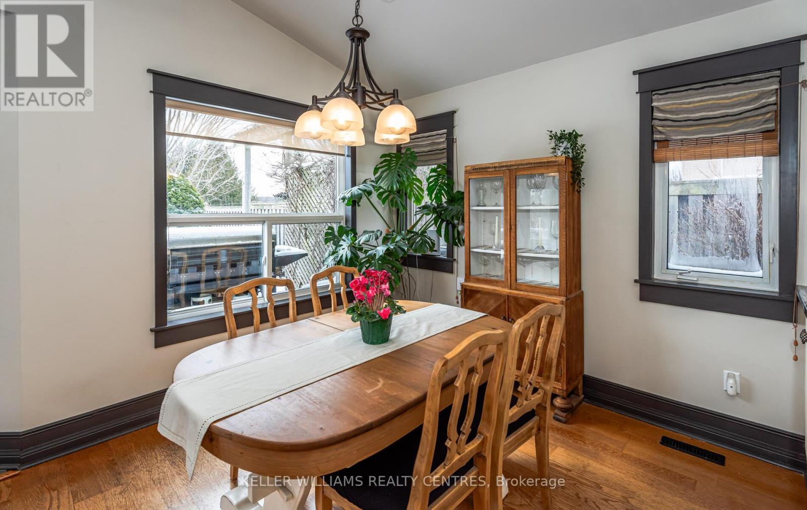 142 Mainprize Crescent, East Gwillimbury, Ontario  L0G 1M0 - Photo 10 - N12895362