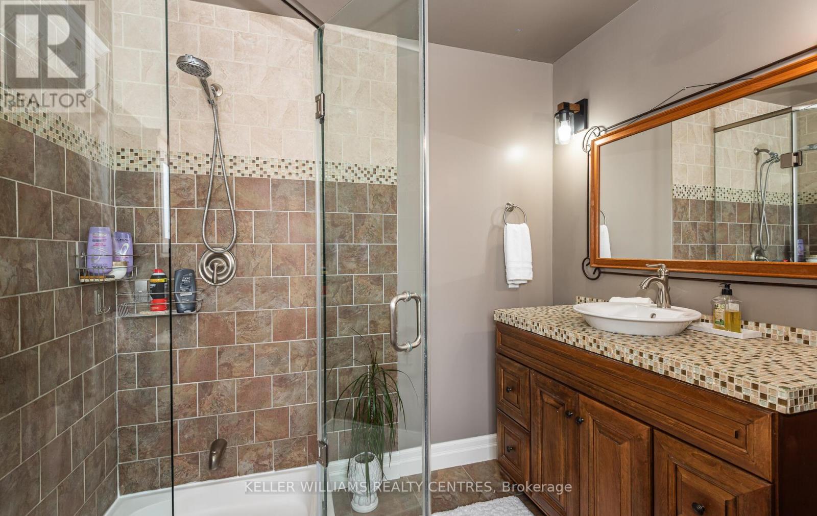 142 Mainprize Crescent, East Gwillimbury, Ontario  L0G 1M0 - Photo 16 - N12895362