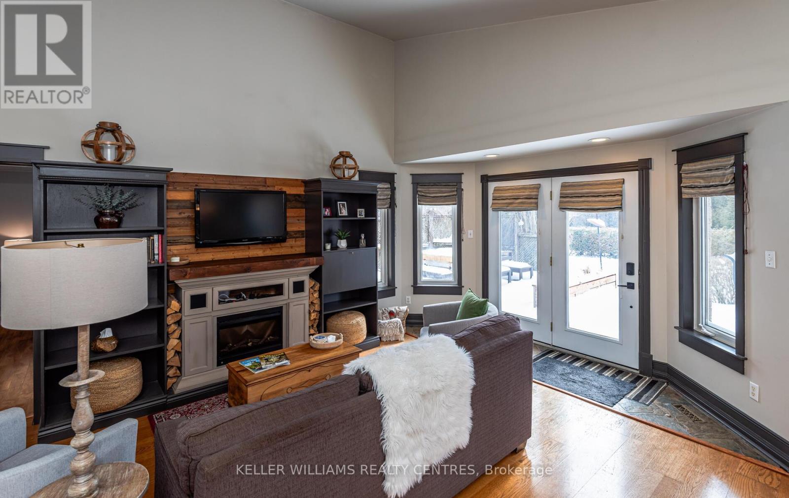 142 Mainprize Crescent, East Gwillimbury, Ontario  L0G 1M0 - Photo 4 - N12895362