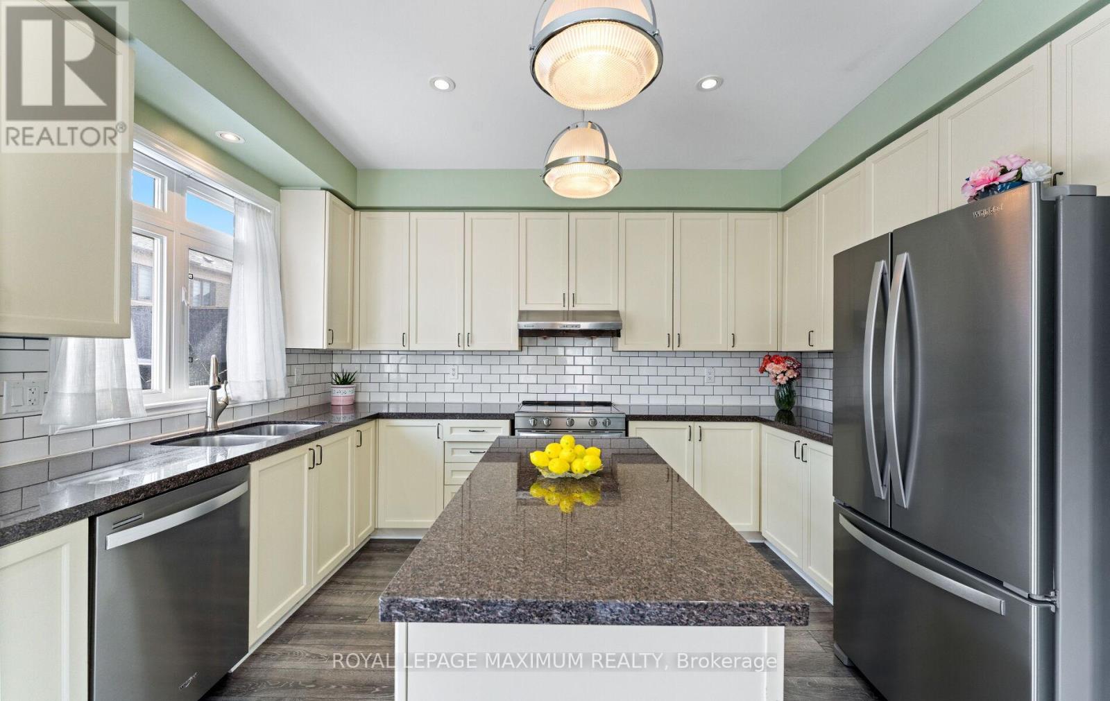 25 John Frank Road, Vaughan, Ontario  L4L 0A5 - Photo 16 - N12895374