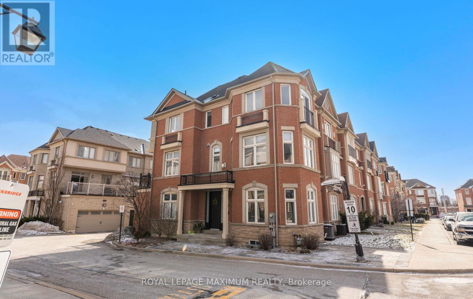 25 John Frank Road, Vaughan, Ontario  L4L 0A5 - Photo 2 - N12895374