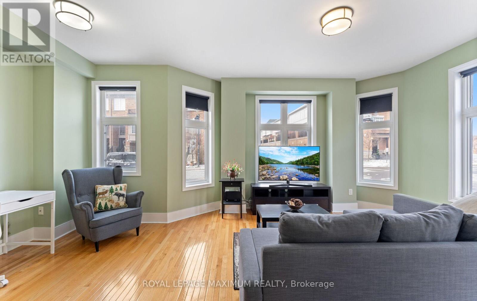 25 John Frank Road, Vaughan, Ontario  L4L 0A5 - Photo 6 - N12895374