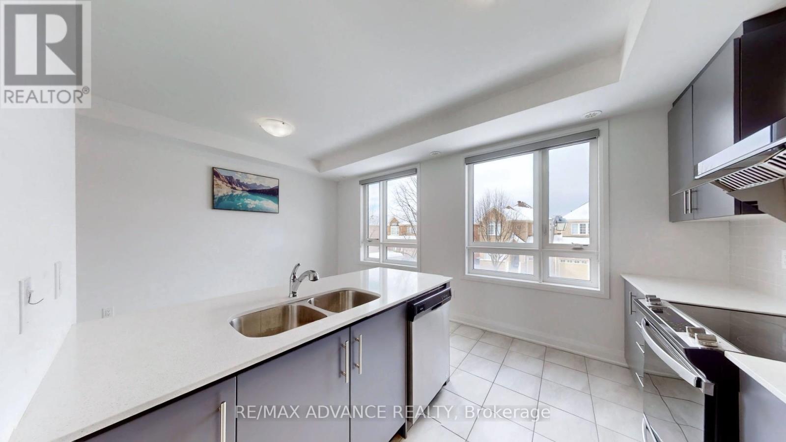 4 Carole Bell Way, Markham, Ontario  L6E 0W2 - Photo 10 - N12895404