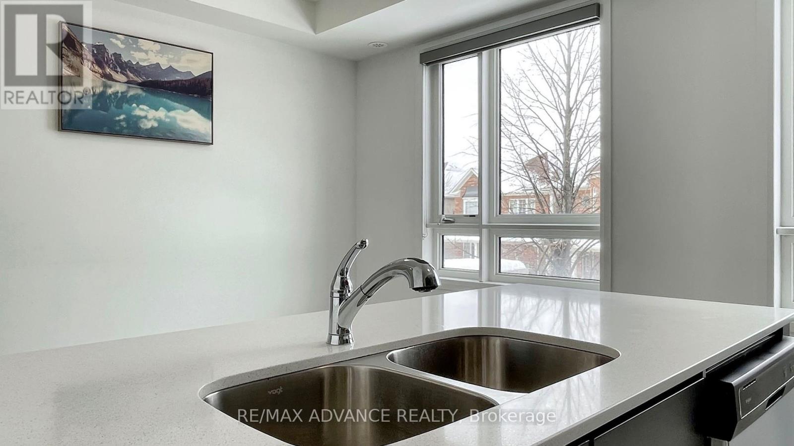 4 Carole Bell Way, Markham, Ontario  L6E 0W2 - Photo 11 - N12895404