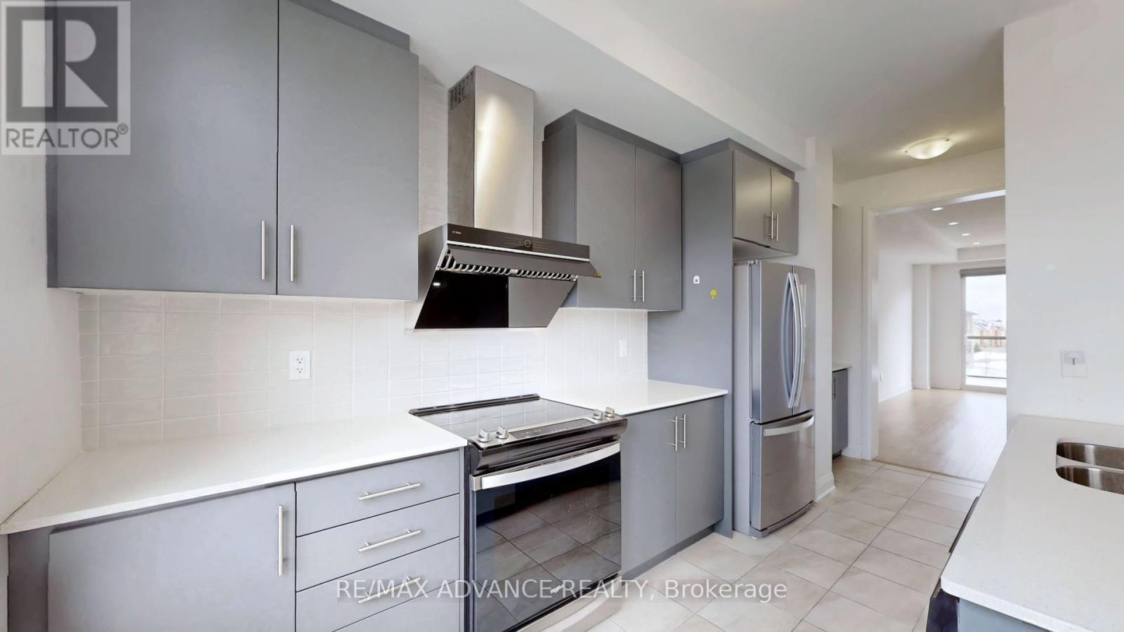 4 Carole Bell Way, Markham, Ontario  L6E 0W2 - Photo 13 - N12895404