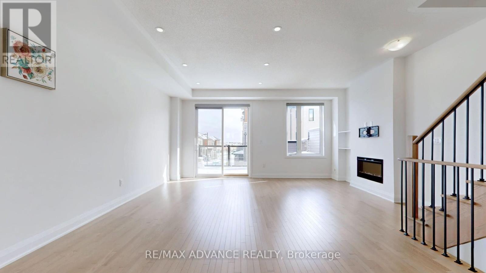 4 Carole Bell Way, Markham, Ontario  L6E 0W2 - Photo 2 - N12895404