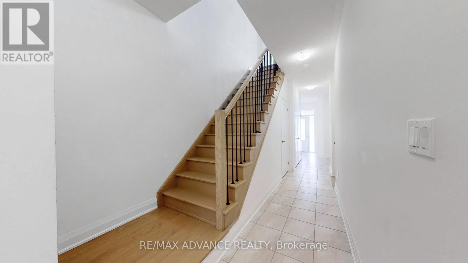 4 Carole Bell Way, Markham, Ontario  L6E 0W2 - Photo 33 - N12895404