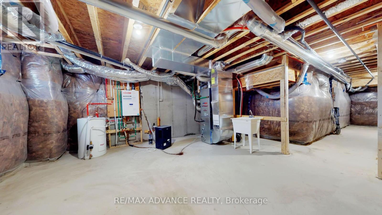 4 Carole Bell Way, Markham, Ontario  L6E 0W2 - Photo 44 - N12895404