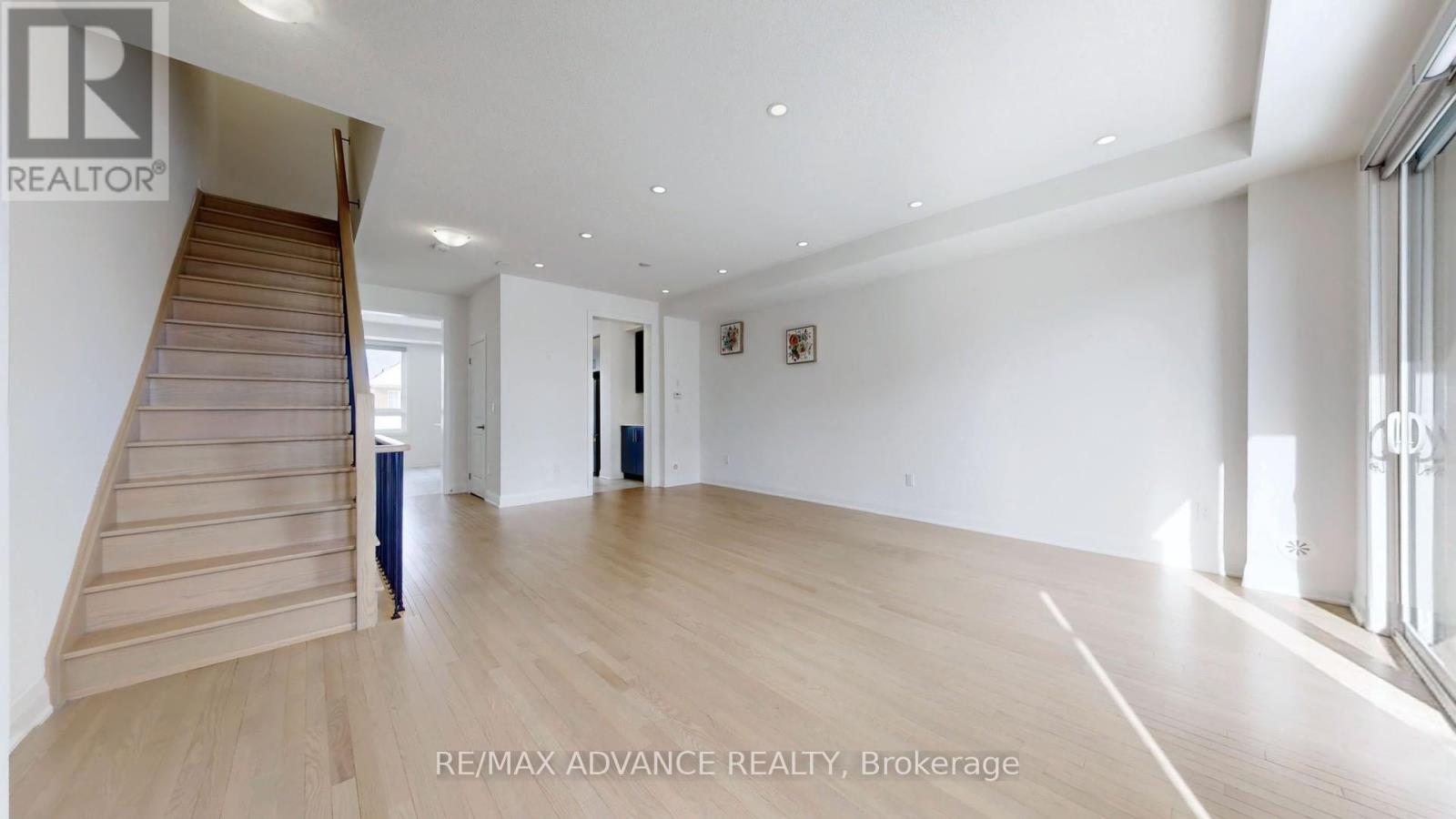 4 Carole Bell Way, Markham, Ontario  L6E 0W2 - Photo 5 - N12895404