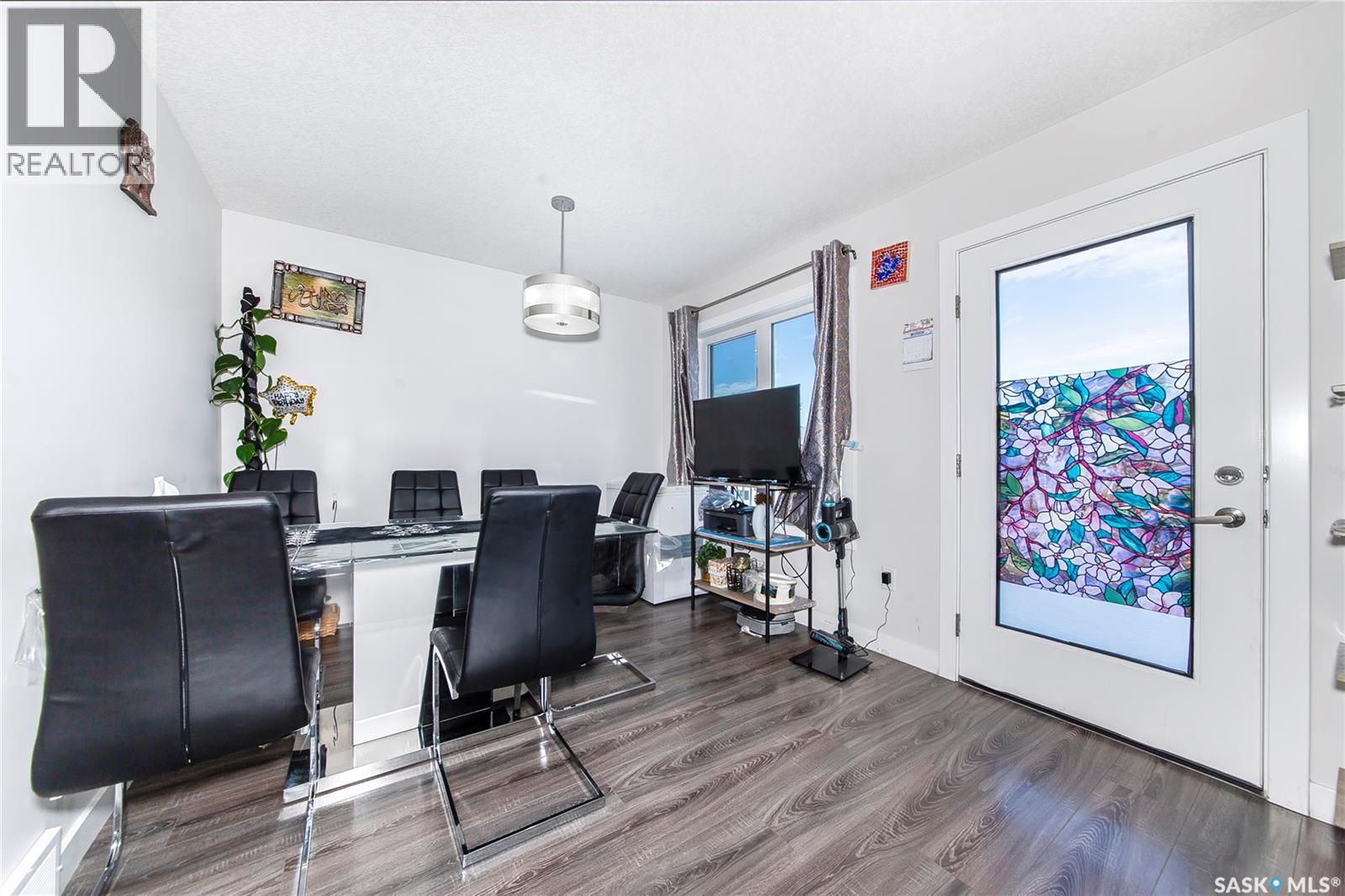 4166 Diefenbaker Drive, Saskatoon, Saskatchewan  S7I 6W8 - Photo 18 - SK030725