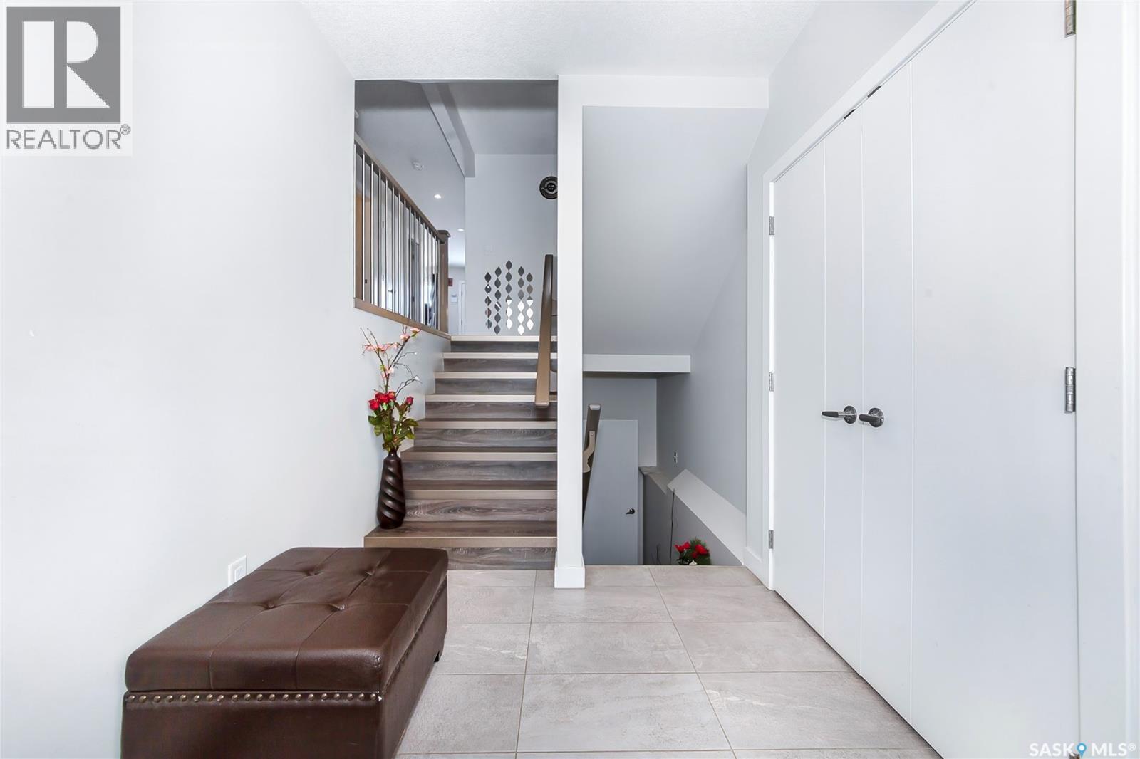 4166 Diefenbaker Drive, Saskatoon, Saskatchewan  S7I 6W8 - Photo 5 - SK030725