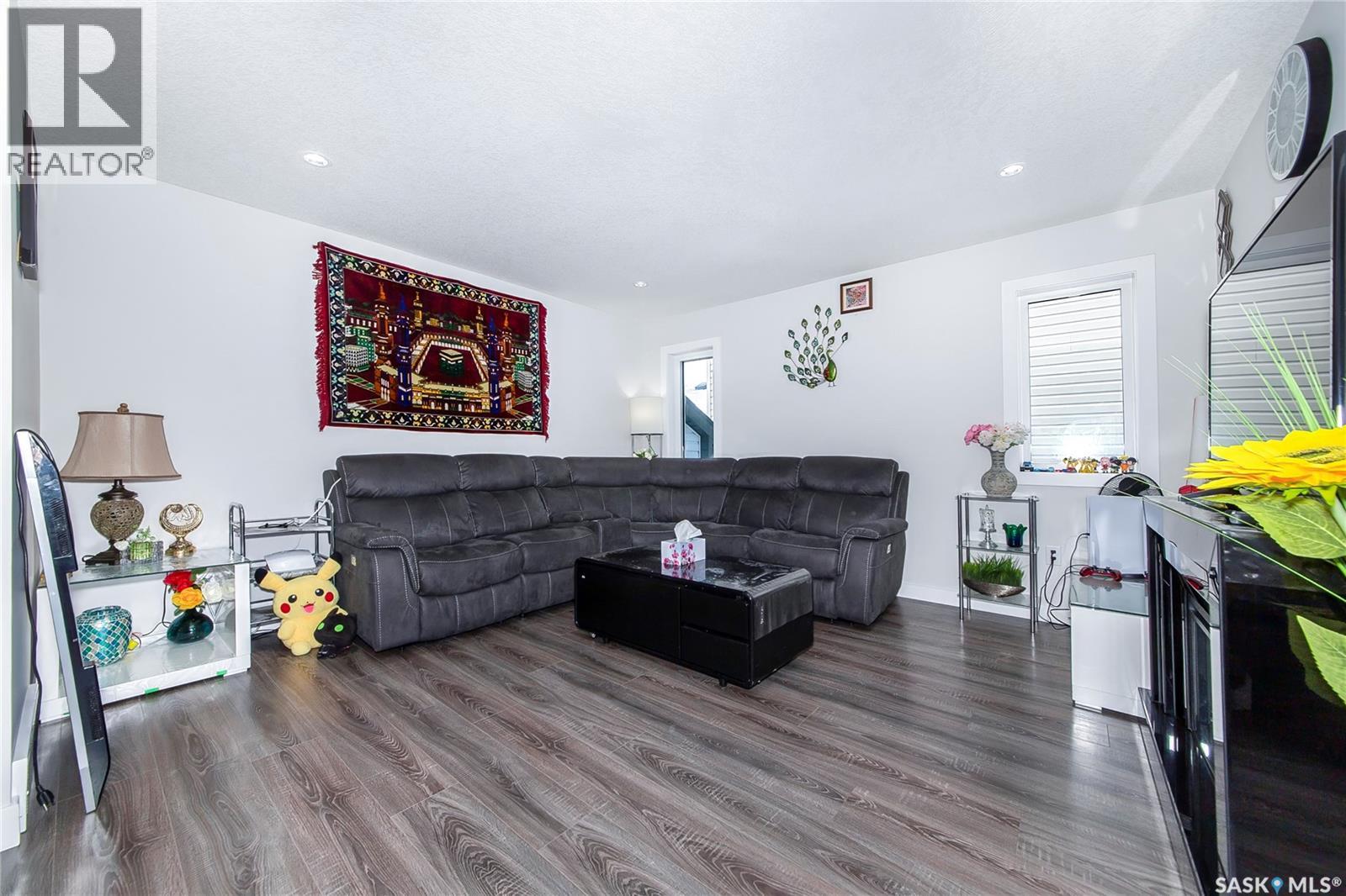 4166 Diefenbaker Drive, Saskatoon, Saskatchewan  S7I 6W8 - Photo 8 - SK030725