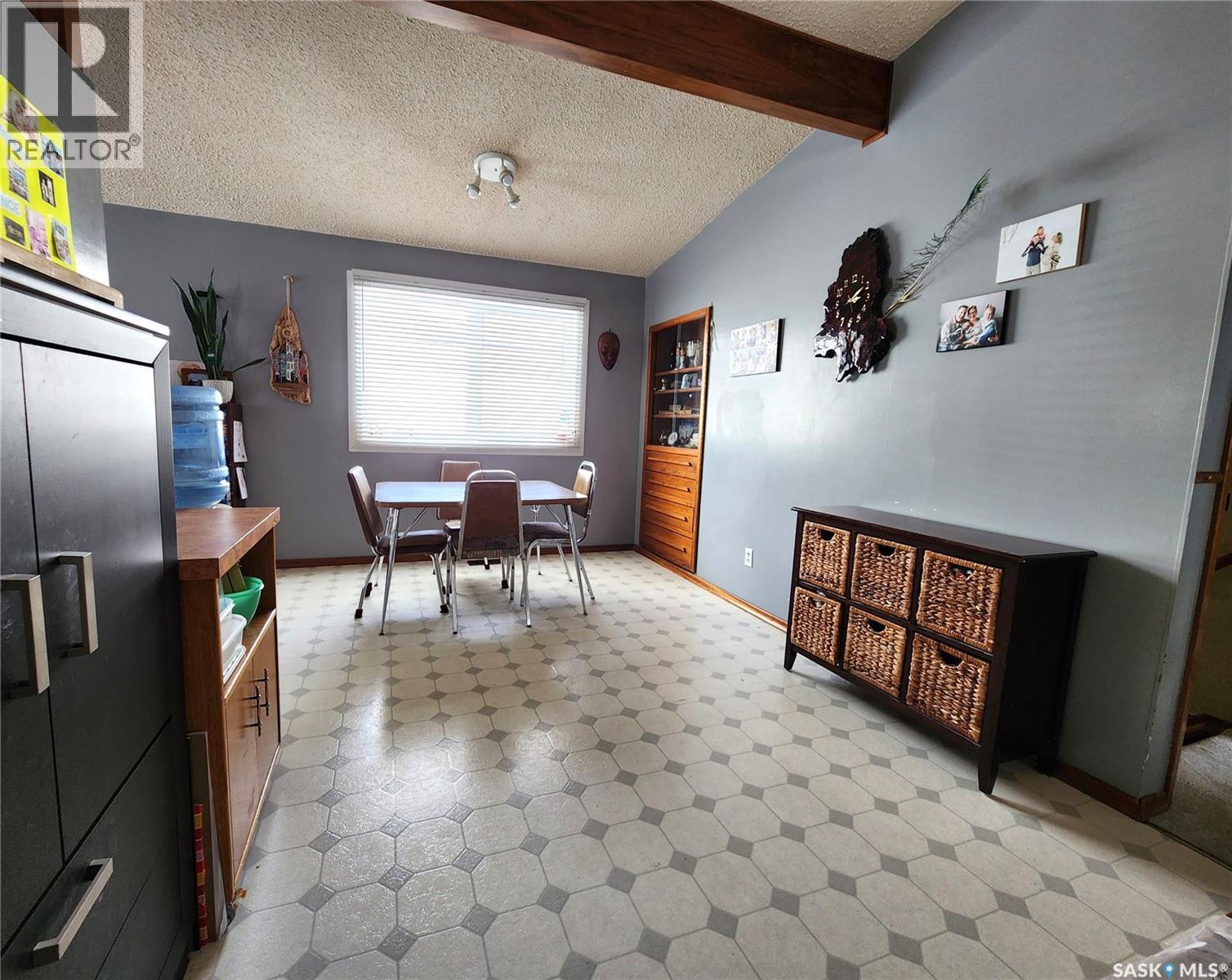 304 Second Avenue E, Lampman, Saskatchewan  S0C 1N0 - Photo 15 - SK030695