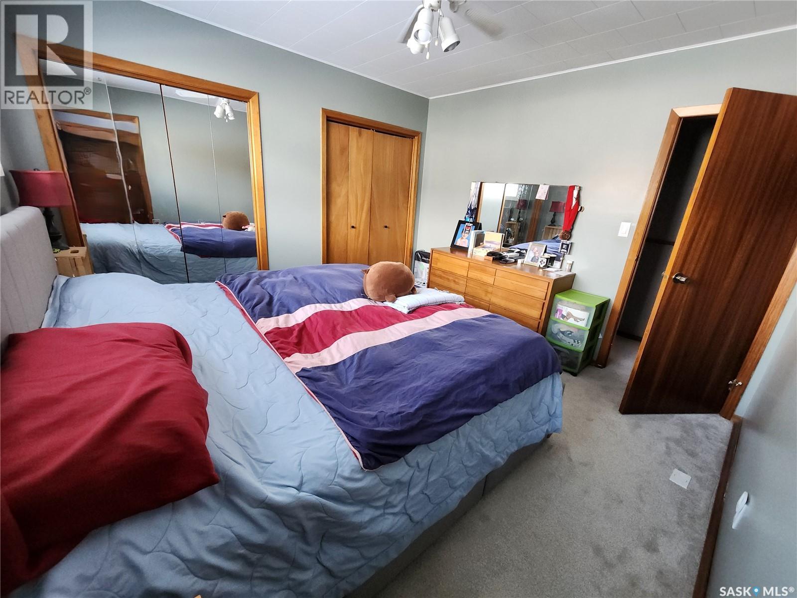 304 Second Avenue E, Lampman, Saskatchewan  S0C 1N0 - Photo 40 - SK030695