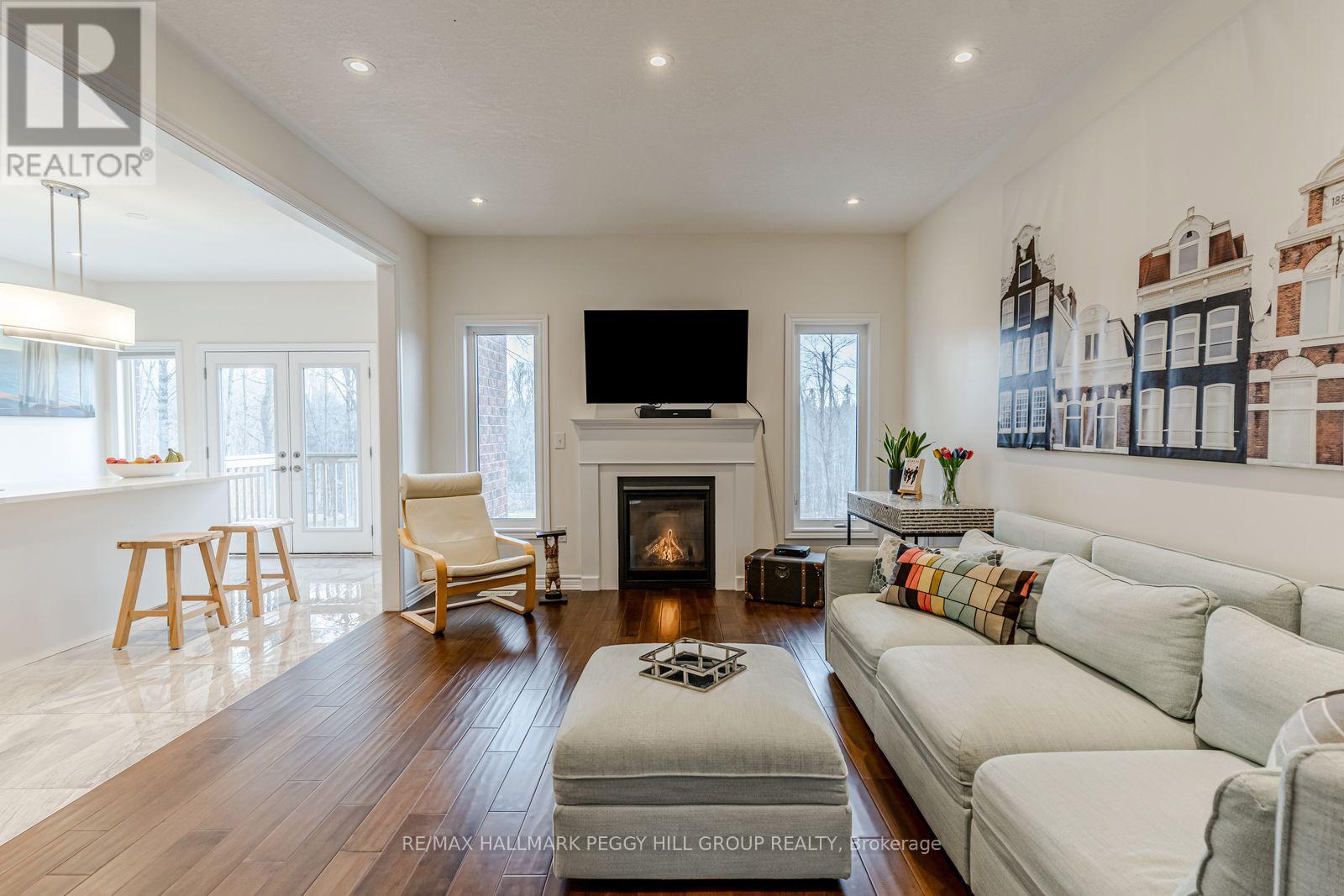 82 Diamond Valley Drive, Oro-Medonte, Ontario  L0L 2E0 - Photo 3 - S12895200