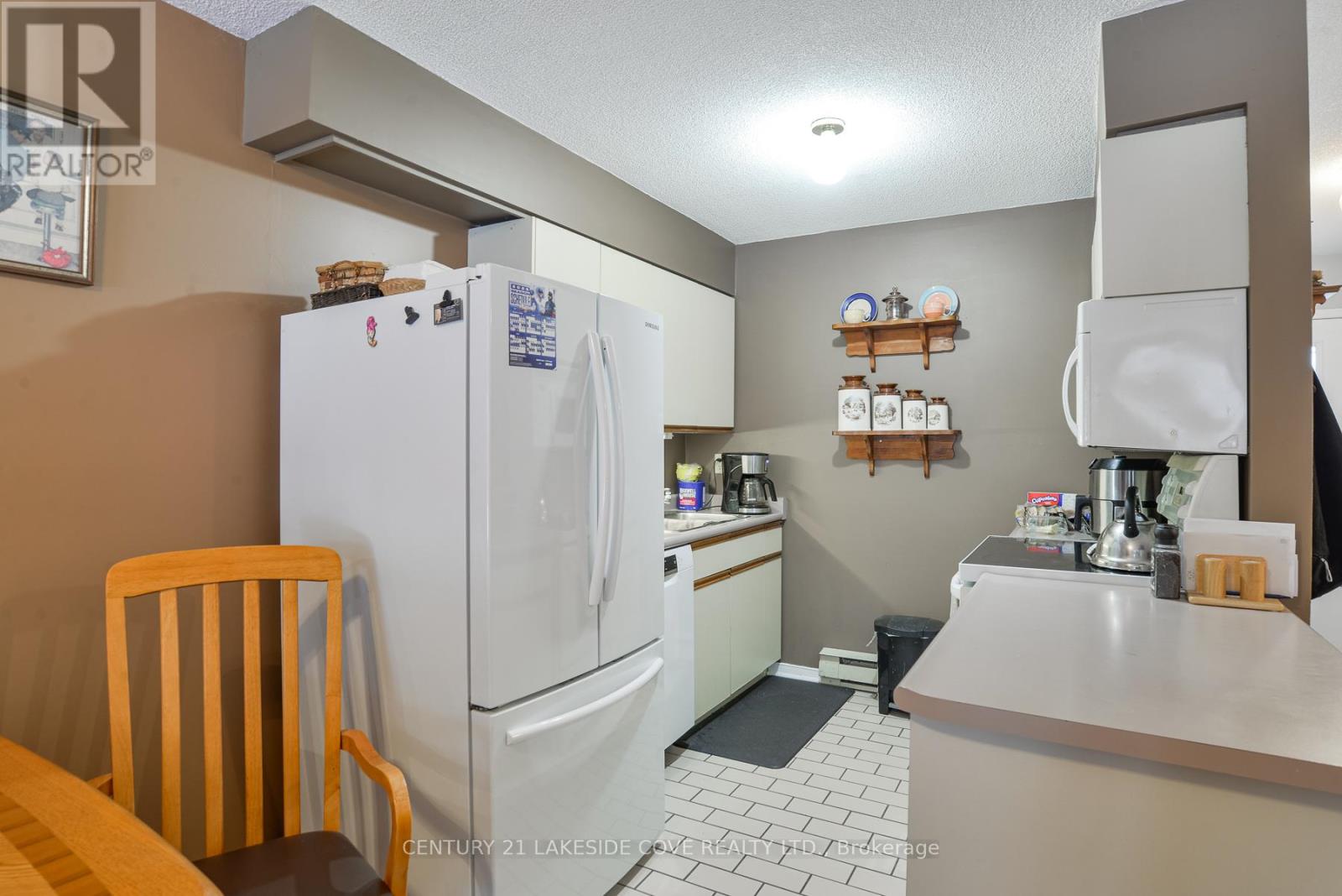 71 Laguna Parkway, Ramara, Ontario  L0K 1B0 - Photo 10 - S12895286