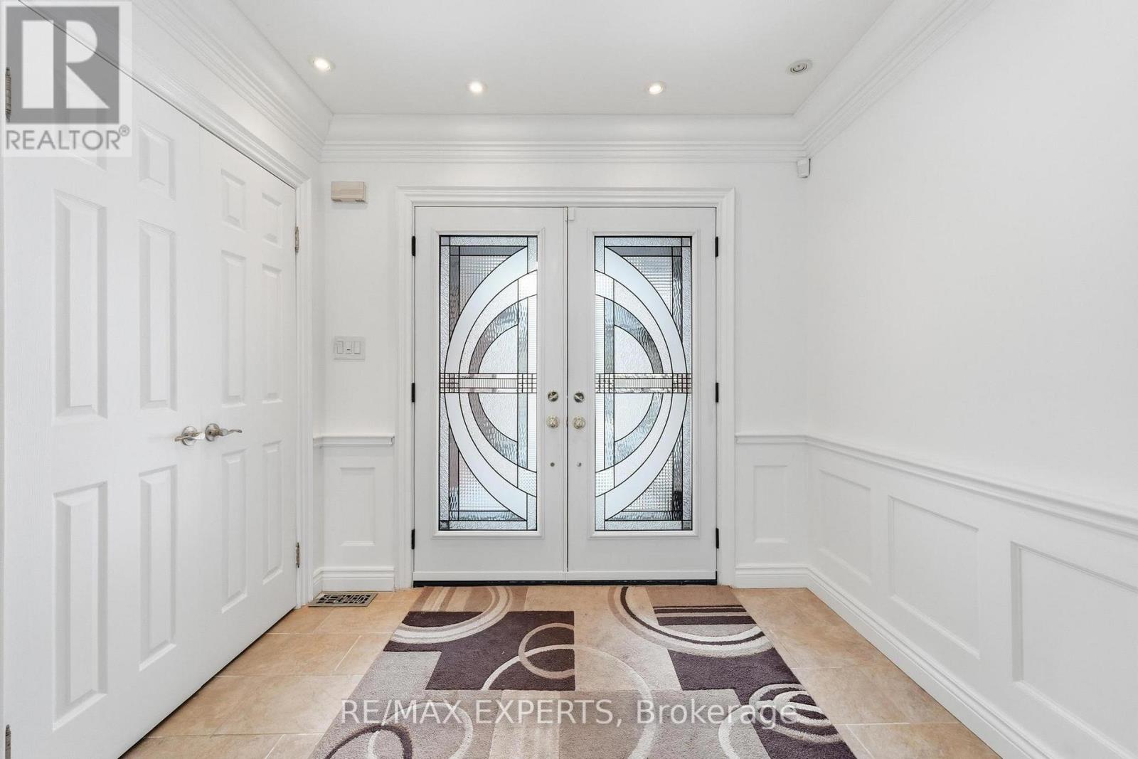 165 Sproule Drive, Barrie, Ontario  L4N 0R1 - Photo 3 - S12895368