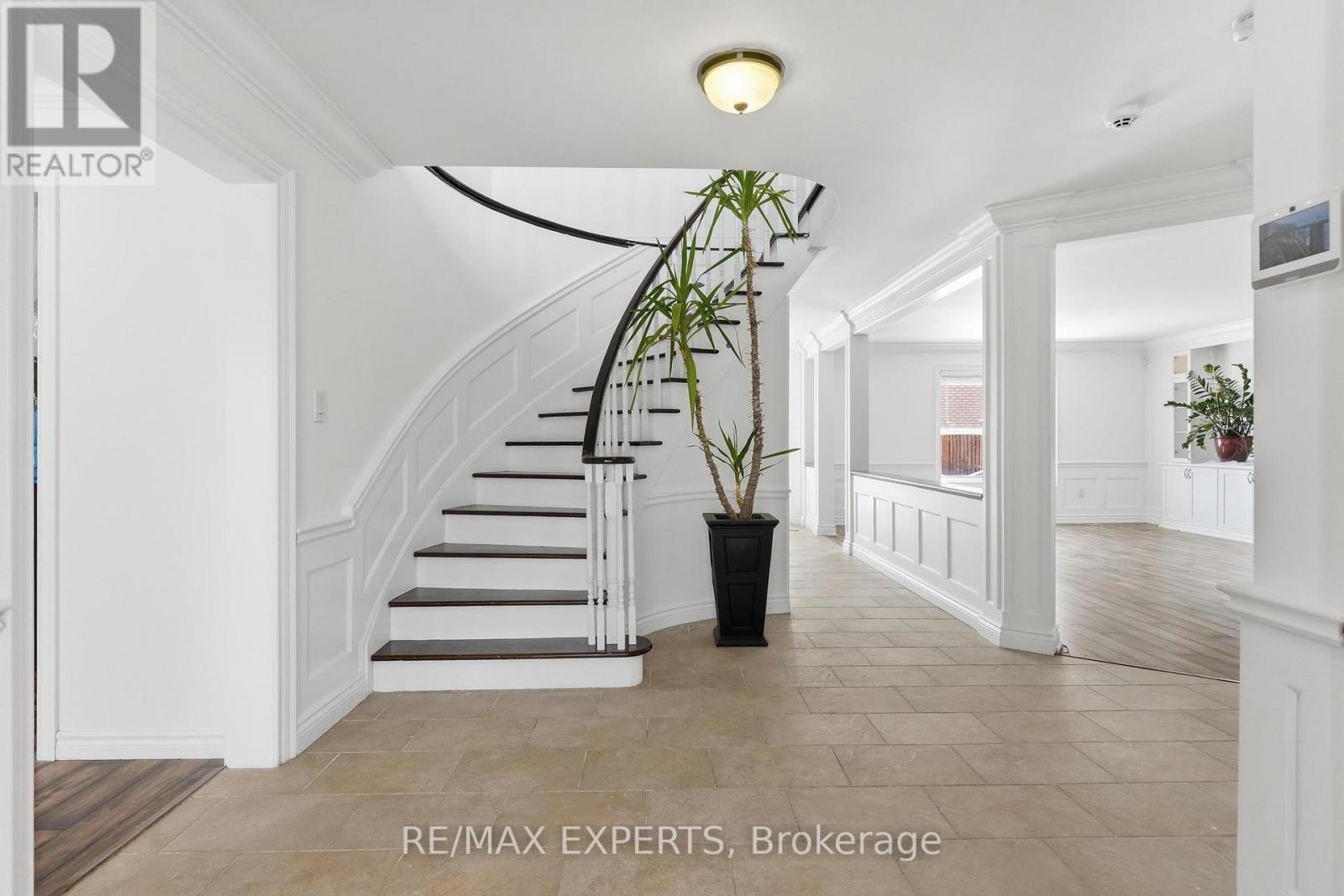 165 Sproule Drive, Barrie, Ontario  L4N 0R1 - Photo 4 - S12895368