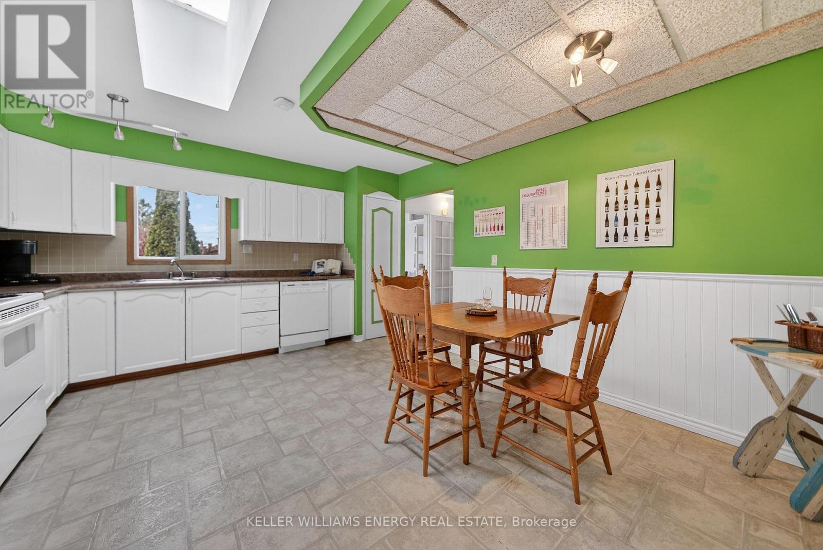 4 Mary Avenue, Prince Edward County, Ontario  K0K 3L0 - Photo 10 - X12879582