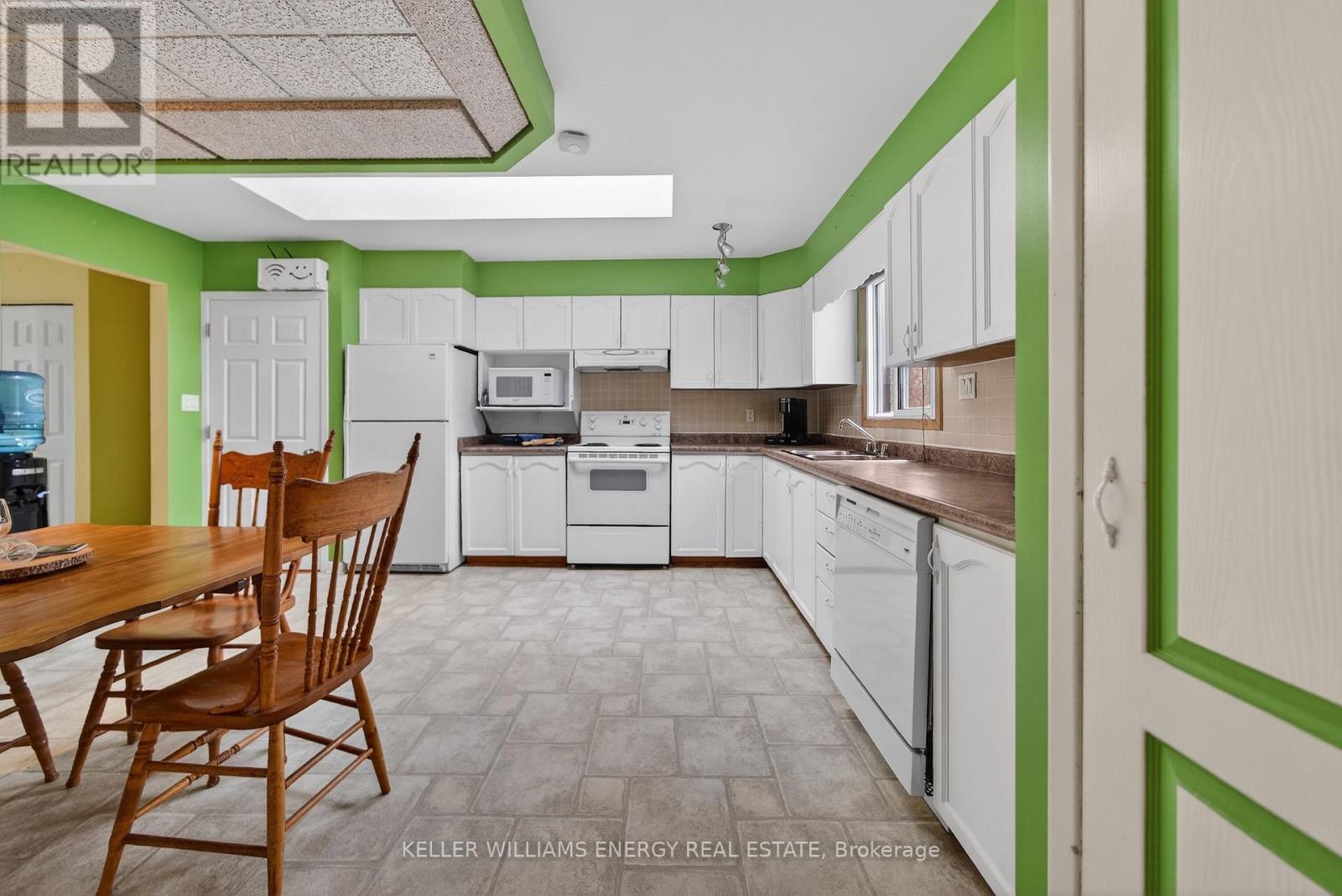 4 Mary Avenue, Prince Edward County, Ontario  K0K 3L0 - Photo 11 - X12879582