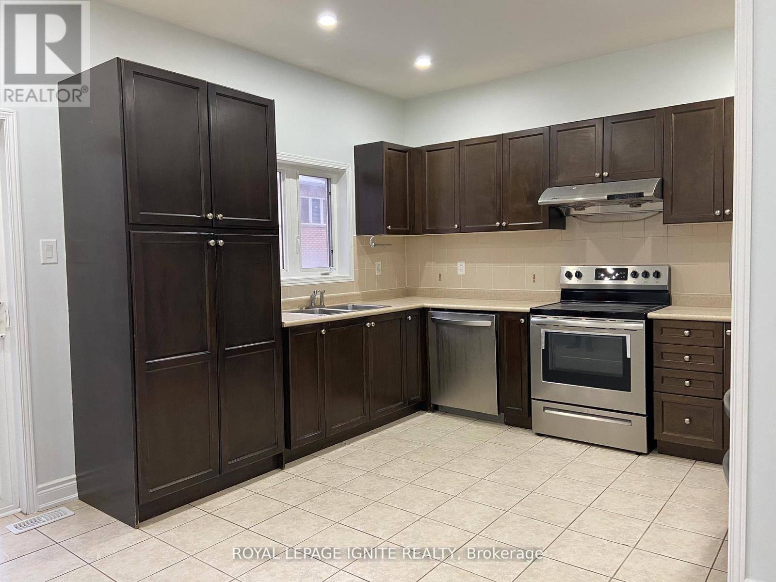 (Main & 2nd Floor) - 90 Kilrea Way, Brampton (Credit Valley), Ontario  L6X 0R3 - Photo 10 - W12895138