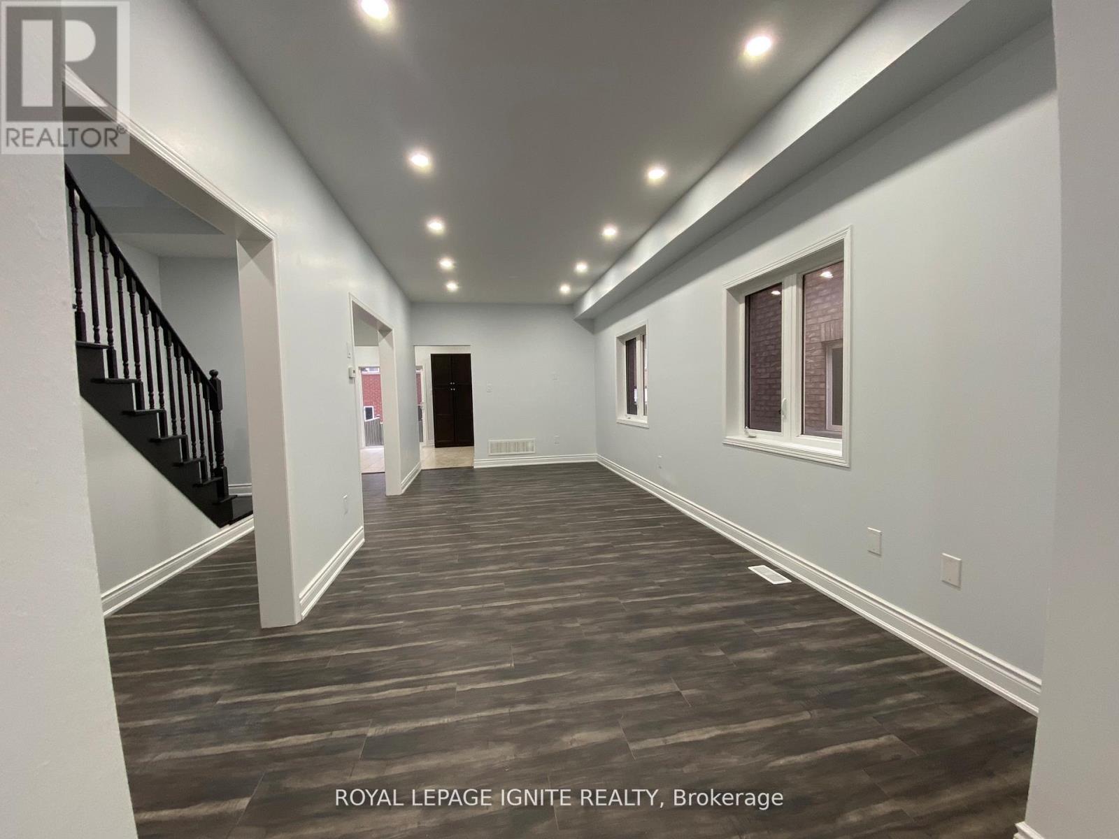 (Main & 2nd Floor) - 90 Kilrea Way, Brampton (Credit Valley), Ontario  L6X 0R3 - Photo 5 - W12895138