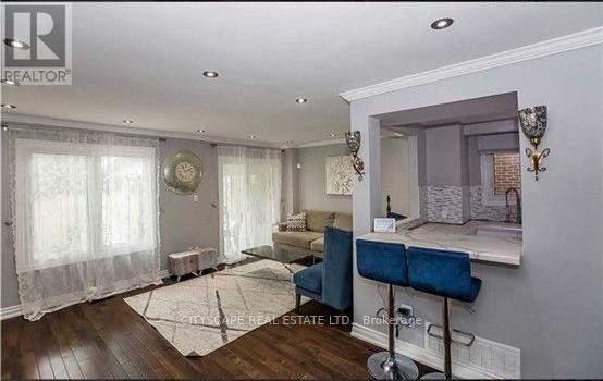 4154 Beacon Lane, Mississauga, Ontario  L5C 3V9 - Photo 11 - W12895146